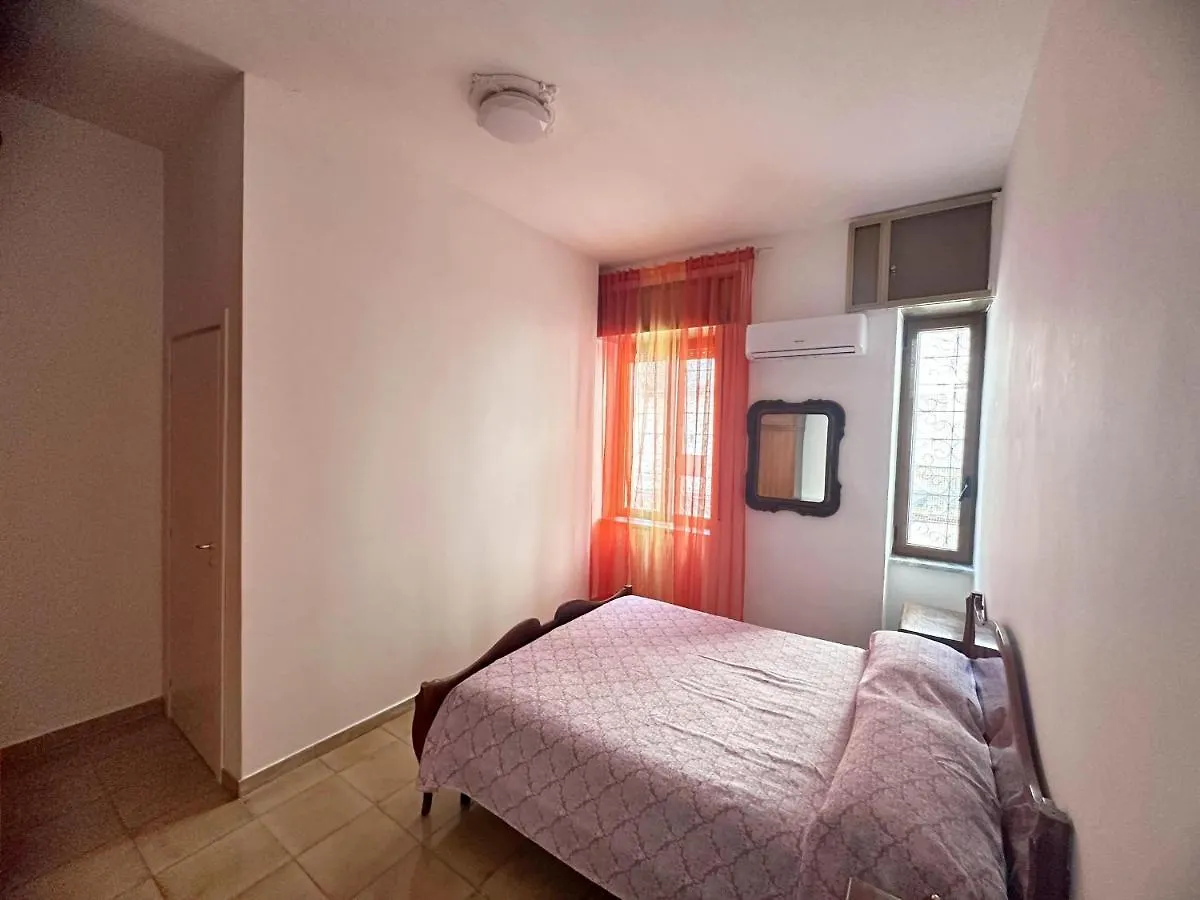 -Casa Di Elena- Apartment Naples Italy
